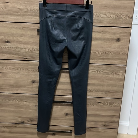 David Lerner Snake Embossed Coated Leggings M Black - Picture 7 of 7